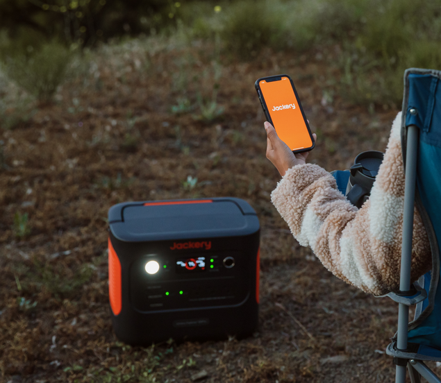 Jackery Explorer 1000 Portable Power Station with 2 SolarSaga 100W Panels