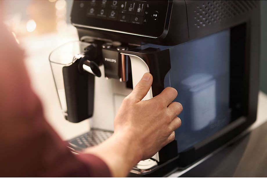 Philips 5500 Series Fully Automatic Espresso Machine with LatteGo, EP5544/90